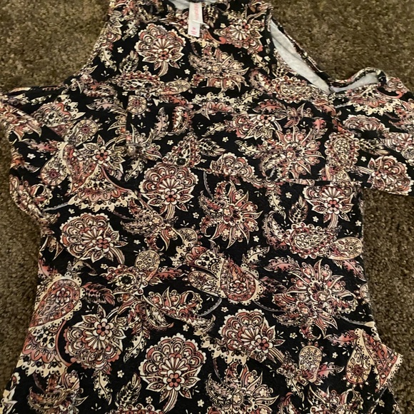 Cute cold shoulder 👀brown palsy bodysuit extremely cute. - Picture 8 of 9